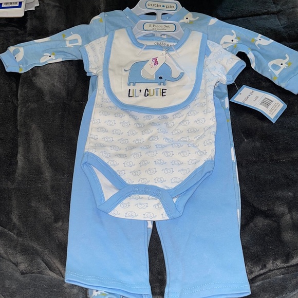 Set - Picture 1 of 3